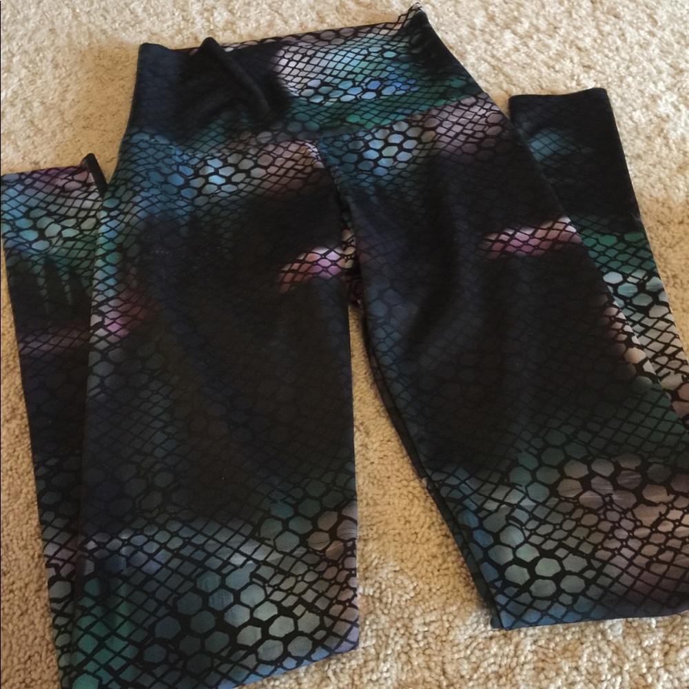 Onzie snake skin leggings